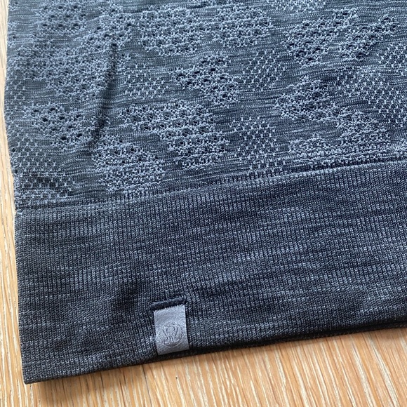 Lululemon Swiftly breeze relaxed tank top muscle tee gray camo sz 4 excellent - Picture 4 of 8